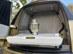 Integrated Urn Carrier